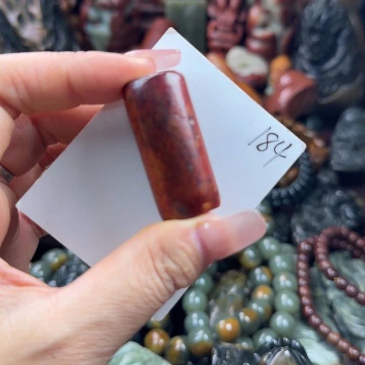 透闪石质玉未镶嵌珠宝奇石