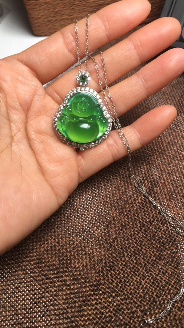 925银镶嵌天然玉髓佛公