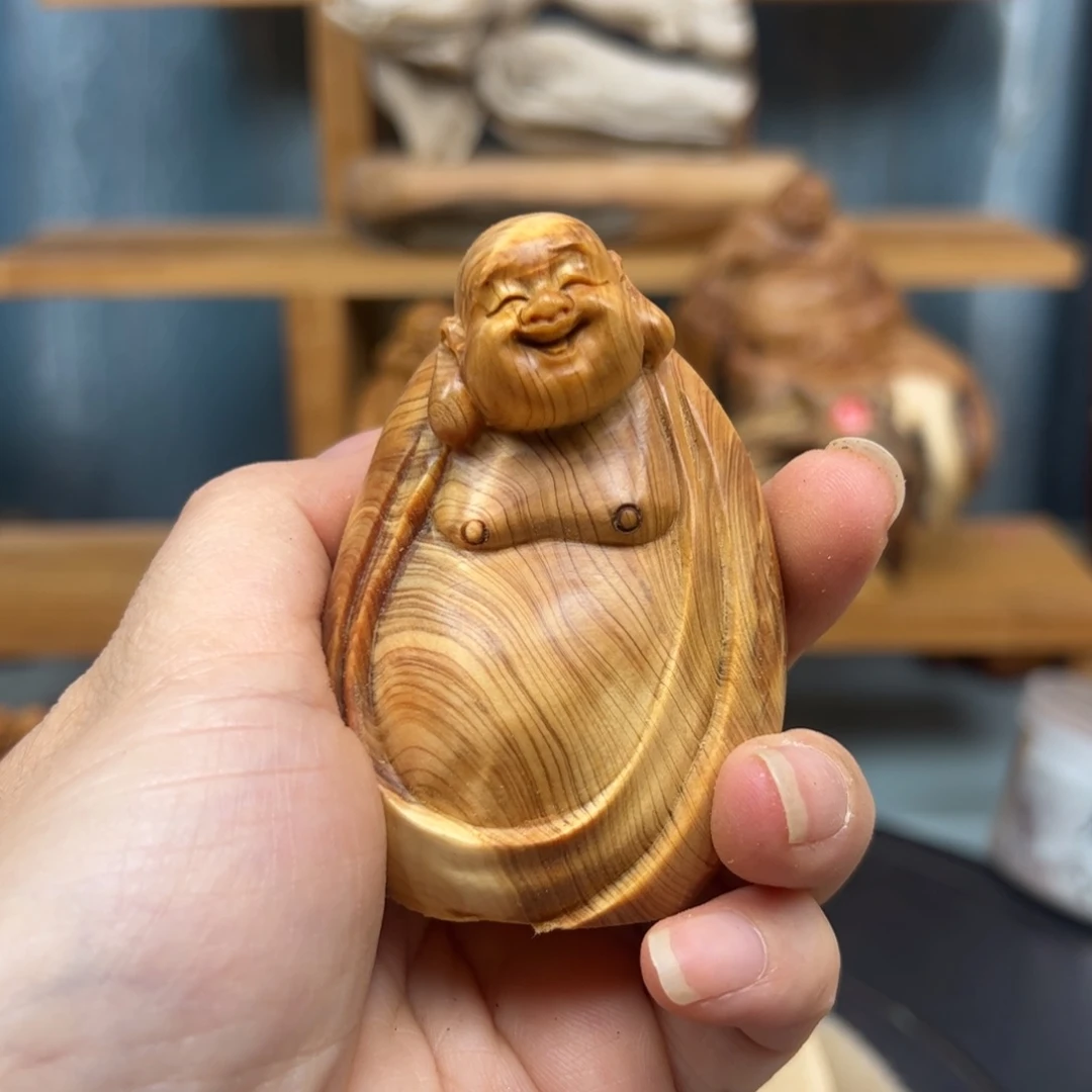 木镇**哥崖柏木摆件手把件