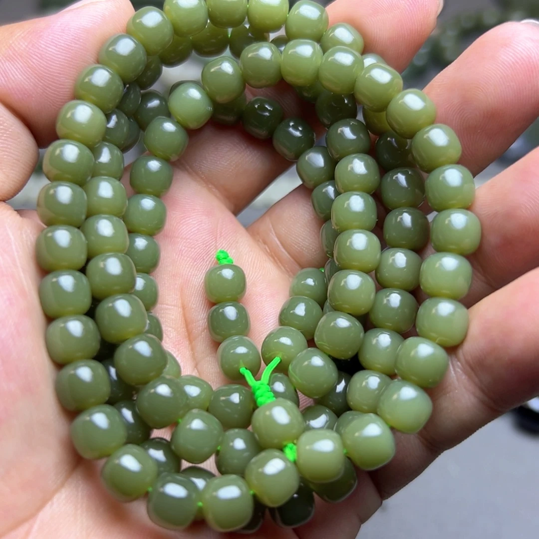 未镶嵌手链和田玉沙枣青豆青108卡8