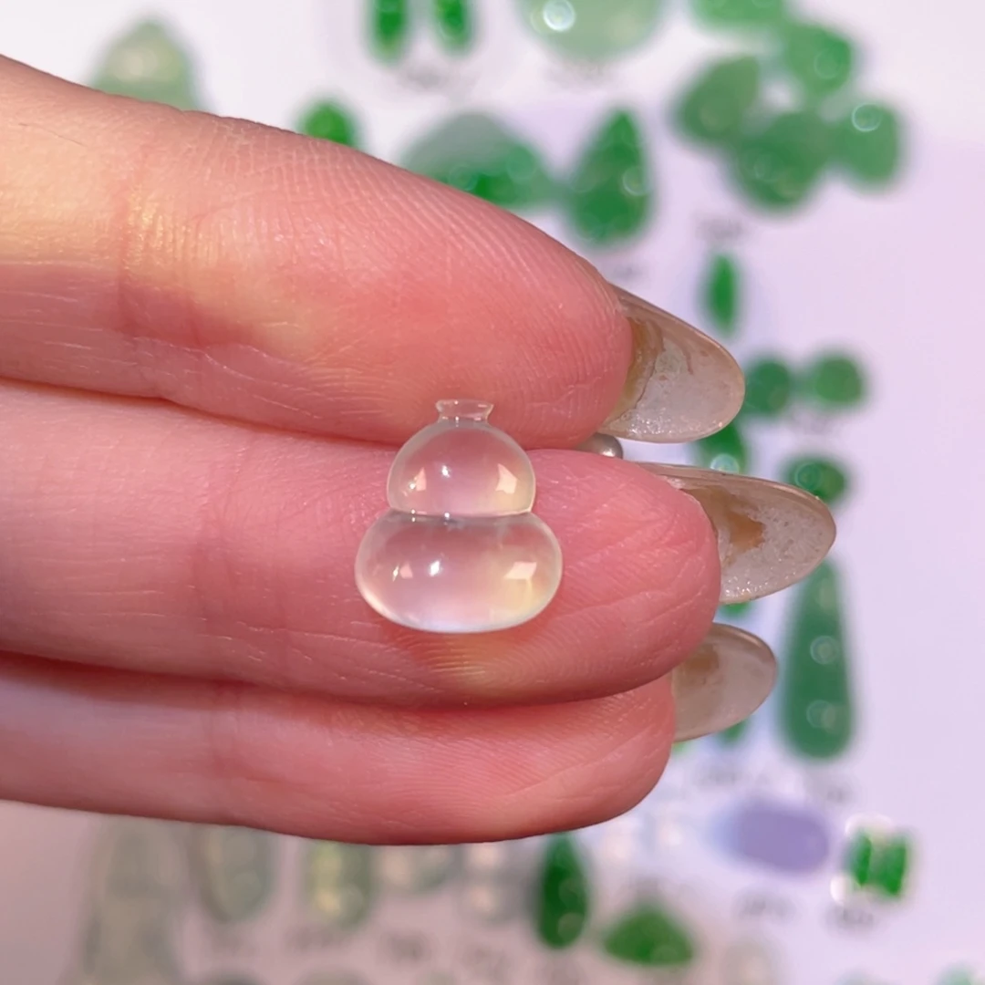 翡翠未镶嵌颈饰裸石