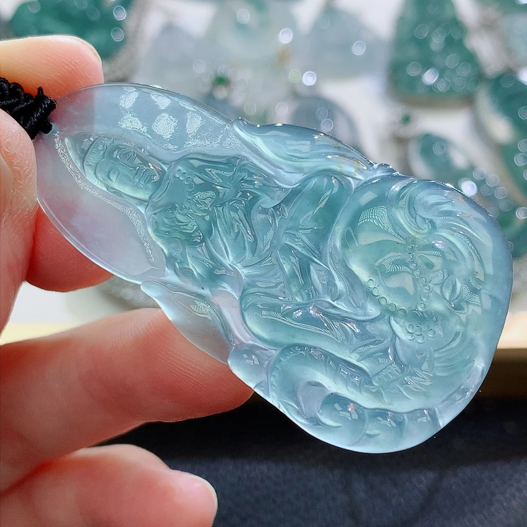 翡翠挂件未镶嵌翡翠