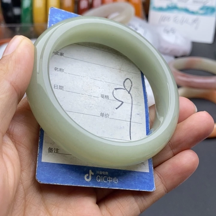石英质玉未镶嵌手镯