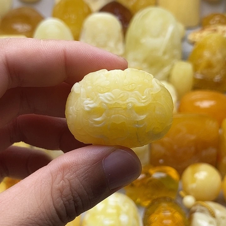 琥珀颈饰未镶嵌琥珀蜜蜡吊坠