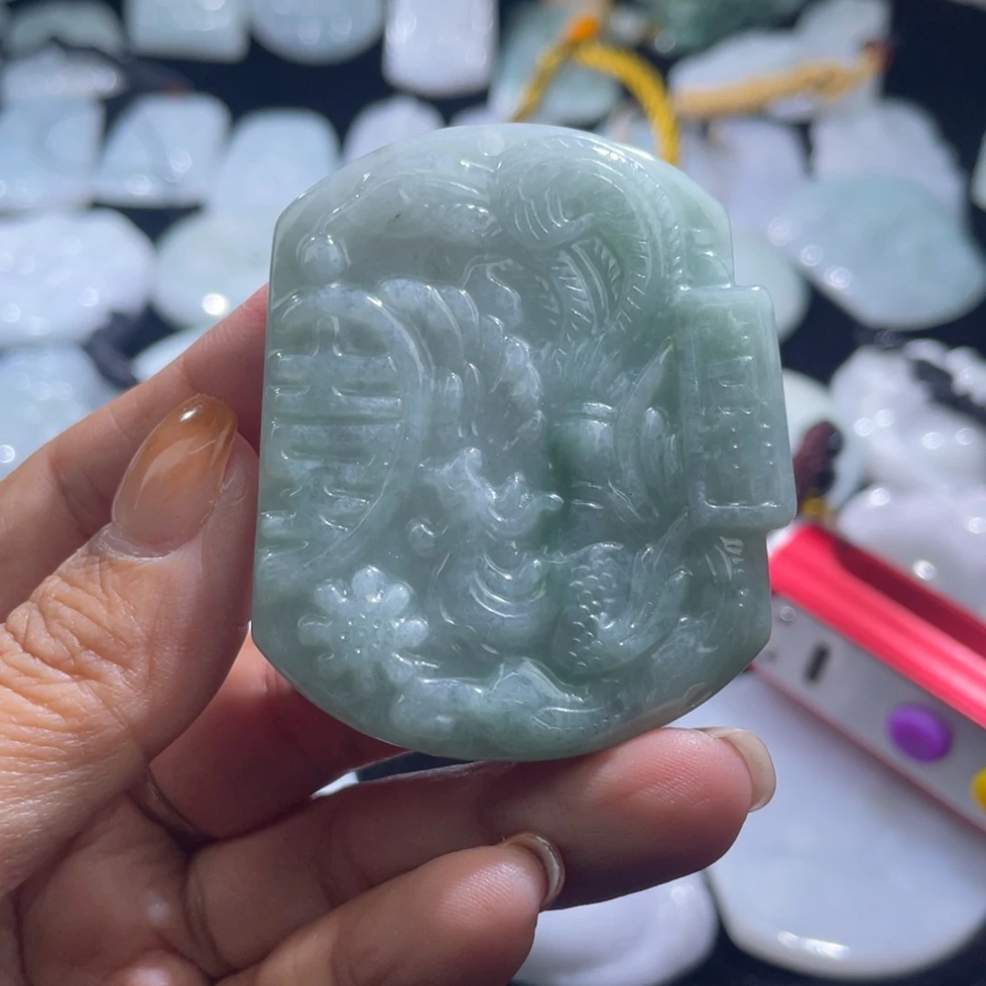 翡翠未镶嵌颈饰凤凰