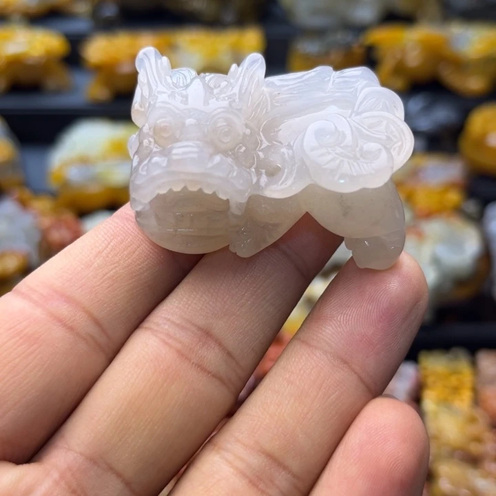 石英质玉（黄龙玉）未镶嵌颈饰