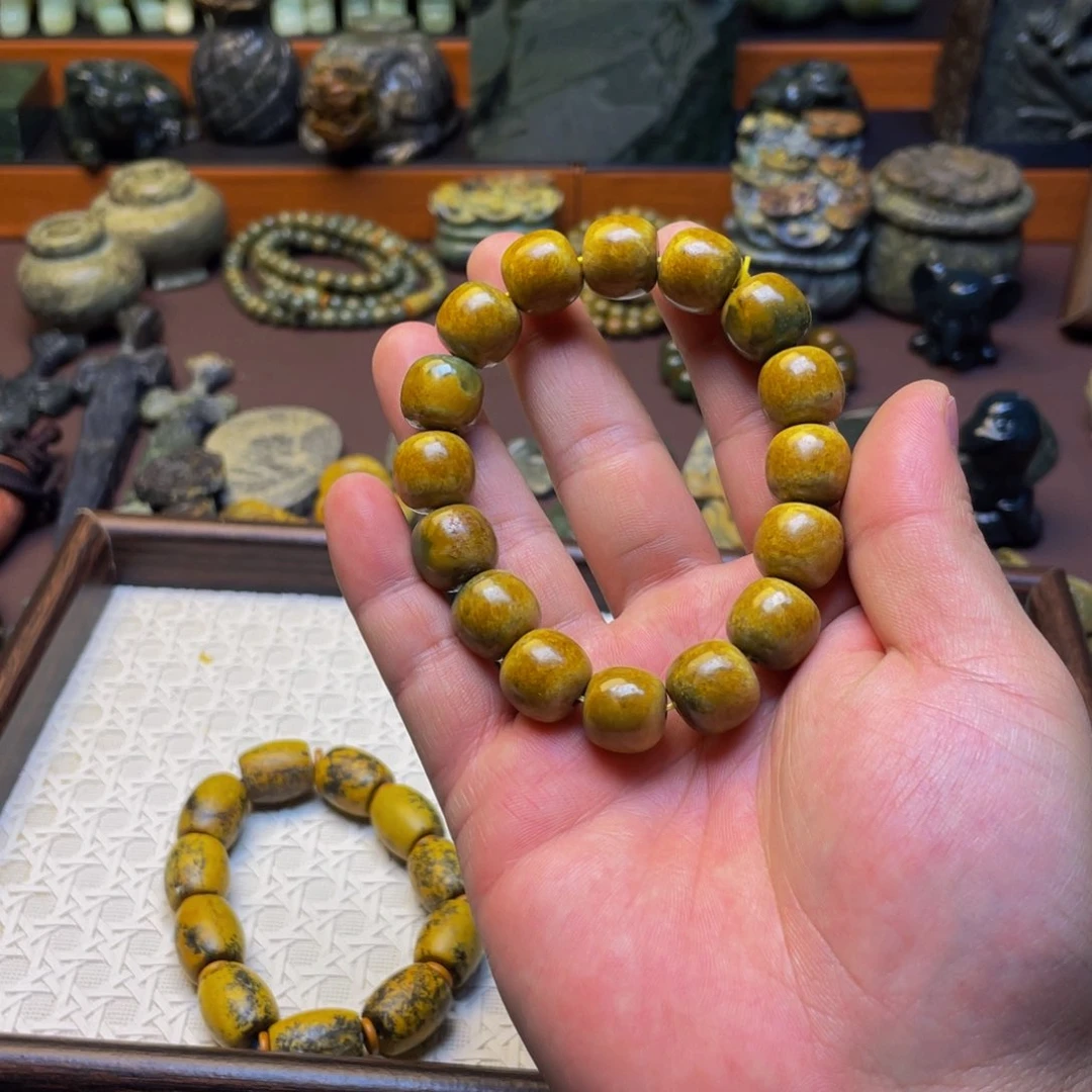 【闪购商品】未镶嵌透闪石质玉挂件老*