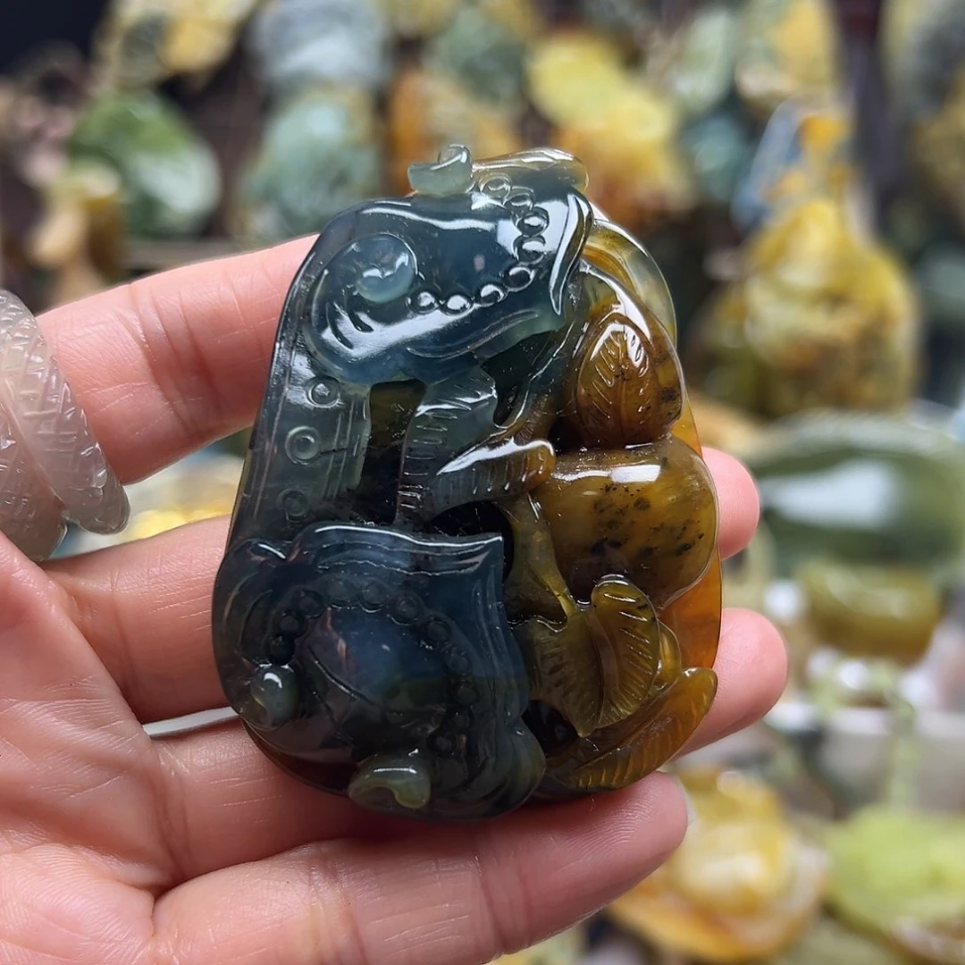 岫玉未镶嵌颈饰?***?花玉兰如意