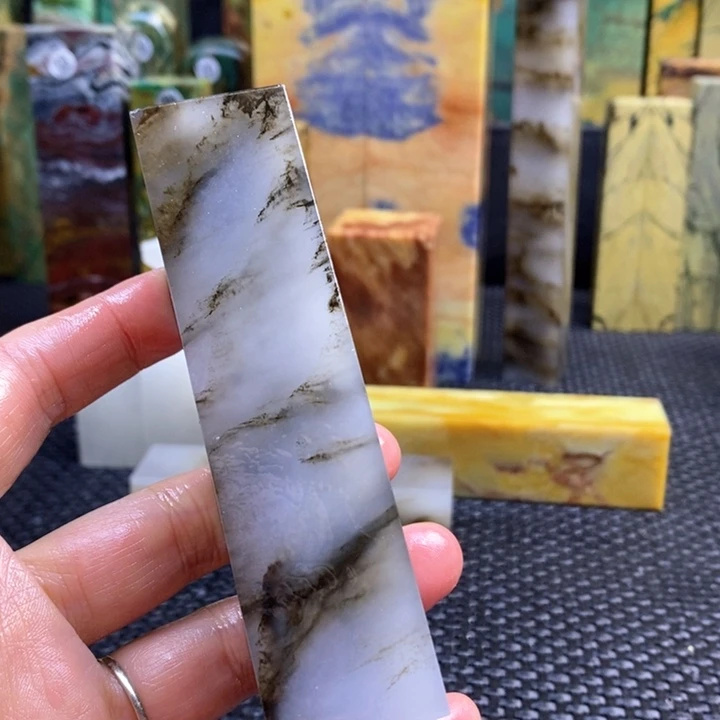 四川石大***胆青田石印章石