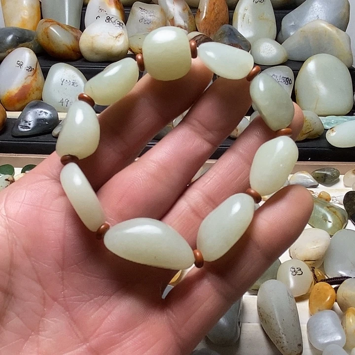 和田玉未镶嵌颈饰手串