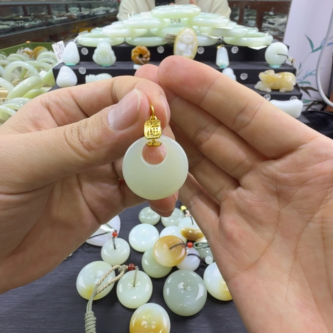 和田玉合金吊坠(赠链)新疆和田玉