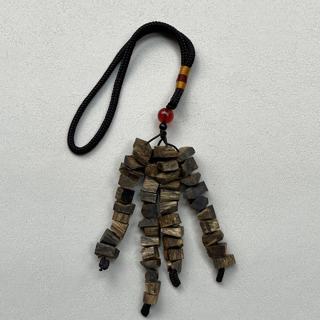 YH-162014莺歌绿棋楠车挂