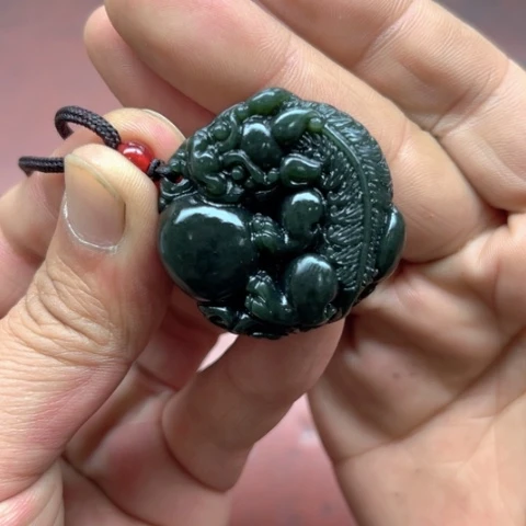 和田玉吊坠未镶嵌