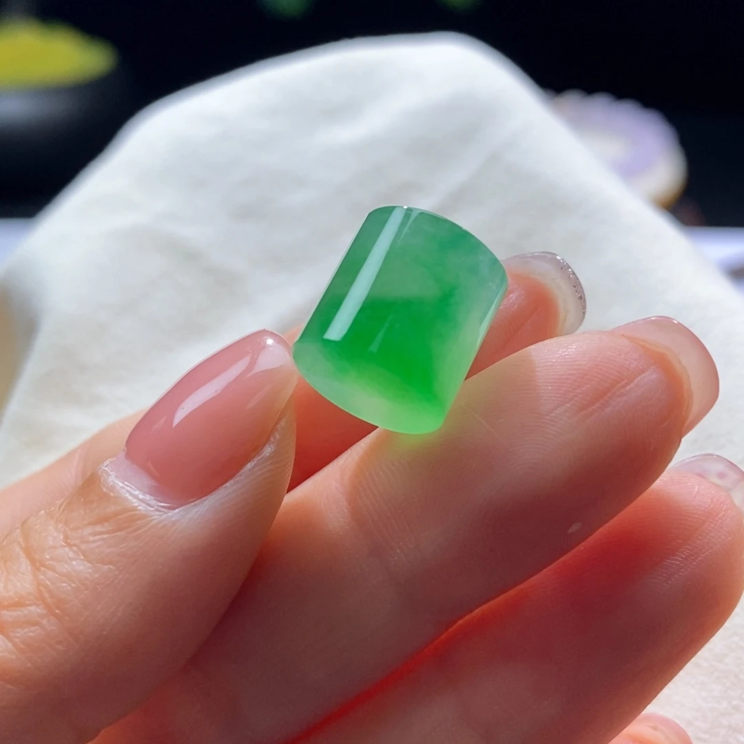 翡翠未镶嵌颈饰冰阳绿桶珠
