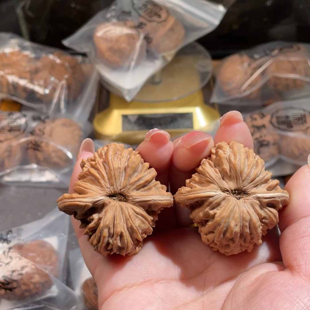 文玩核桃吊坠c****r43四座楼