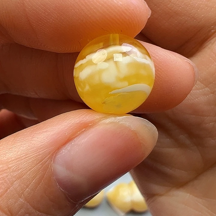 蜜蜡未镶嵌珠宝奇石