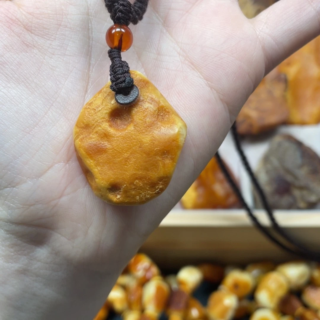 琥珀珠宝奇石未镶嵌