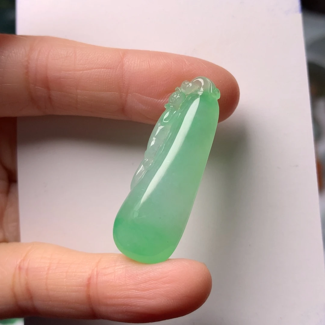 定制翡翠未镶嵌翡翠