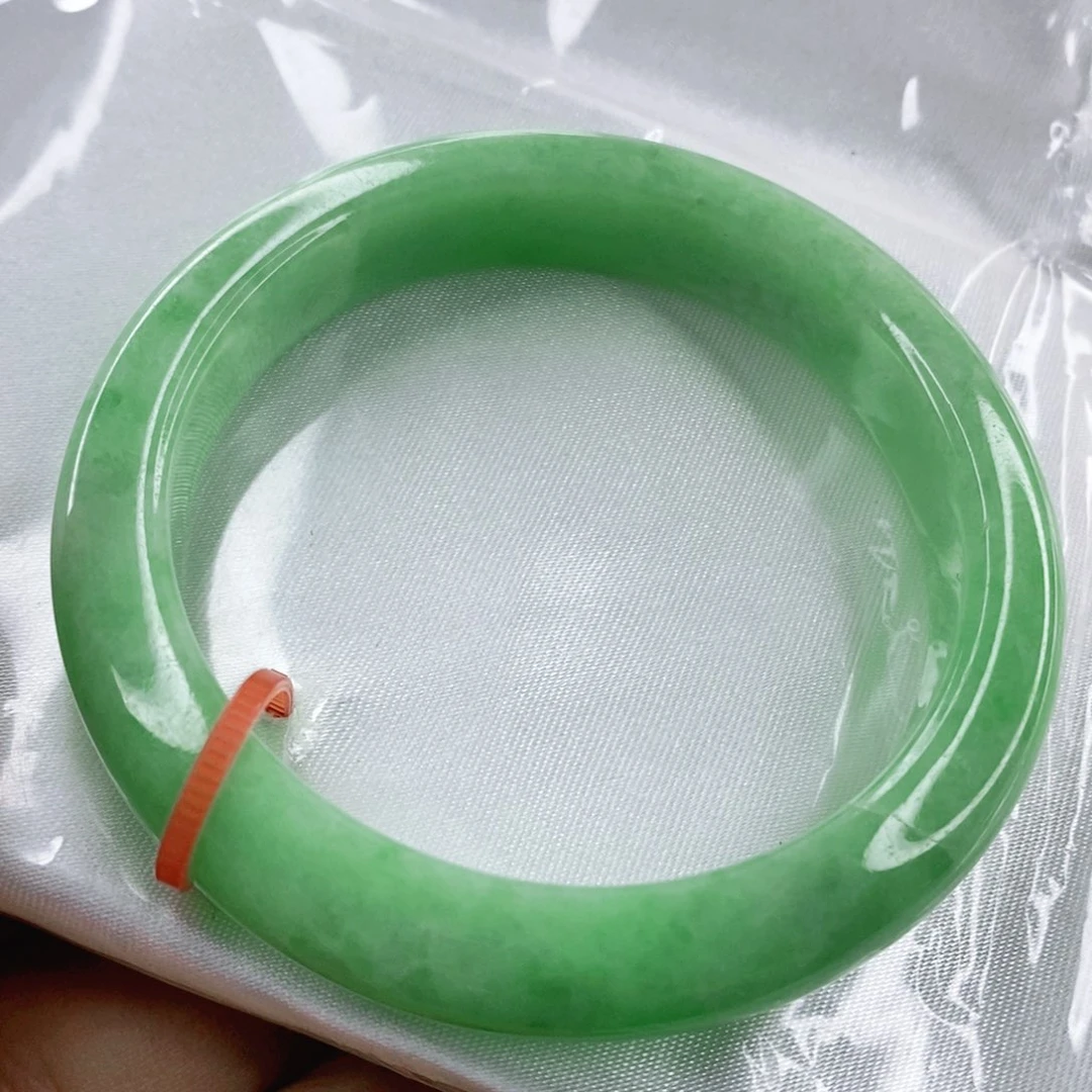 翡翠手镯未镶嵌50.6圈口