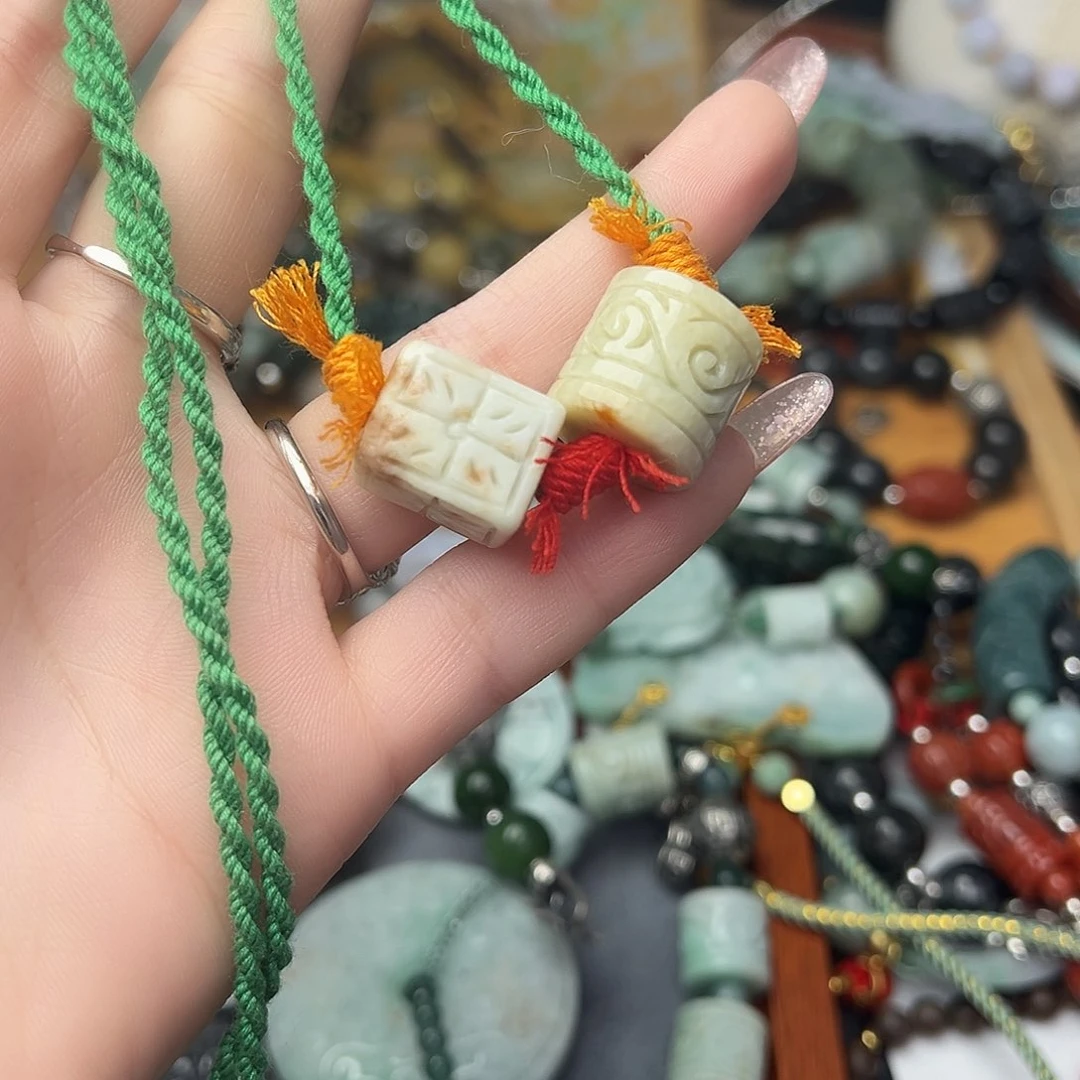 翡翠吊坠(赠链)未镶嵌吊坠