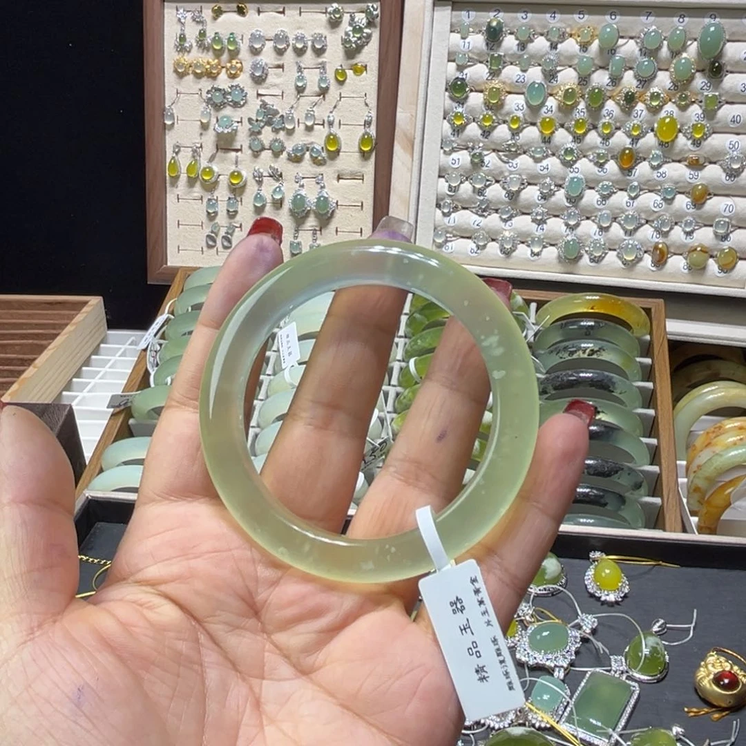 蛇纹石玉未镶嵌手镯b*u