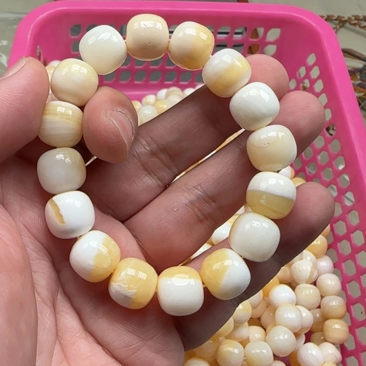 白玉菩提吊坠黄色2861