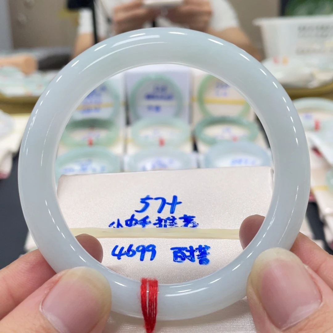 翡翠未镶嵌手镯翡翠手镯