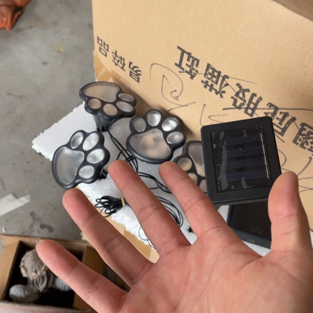 【闪购商品】亚克力太阳能猫爪花插一套
