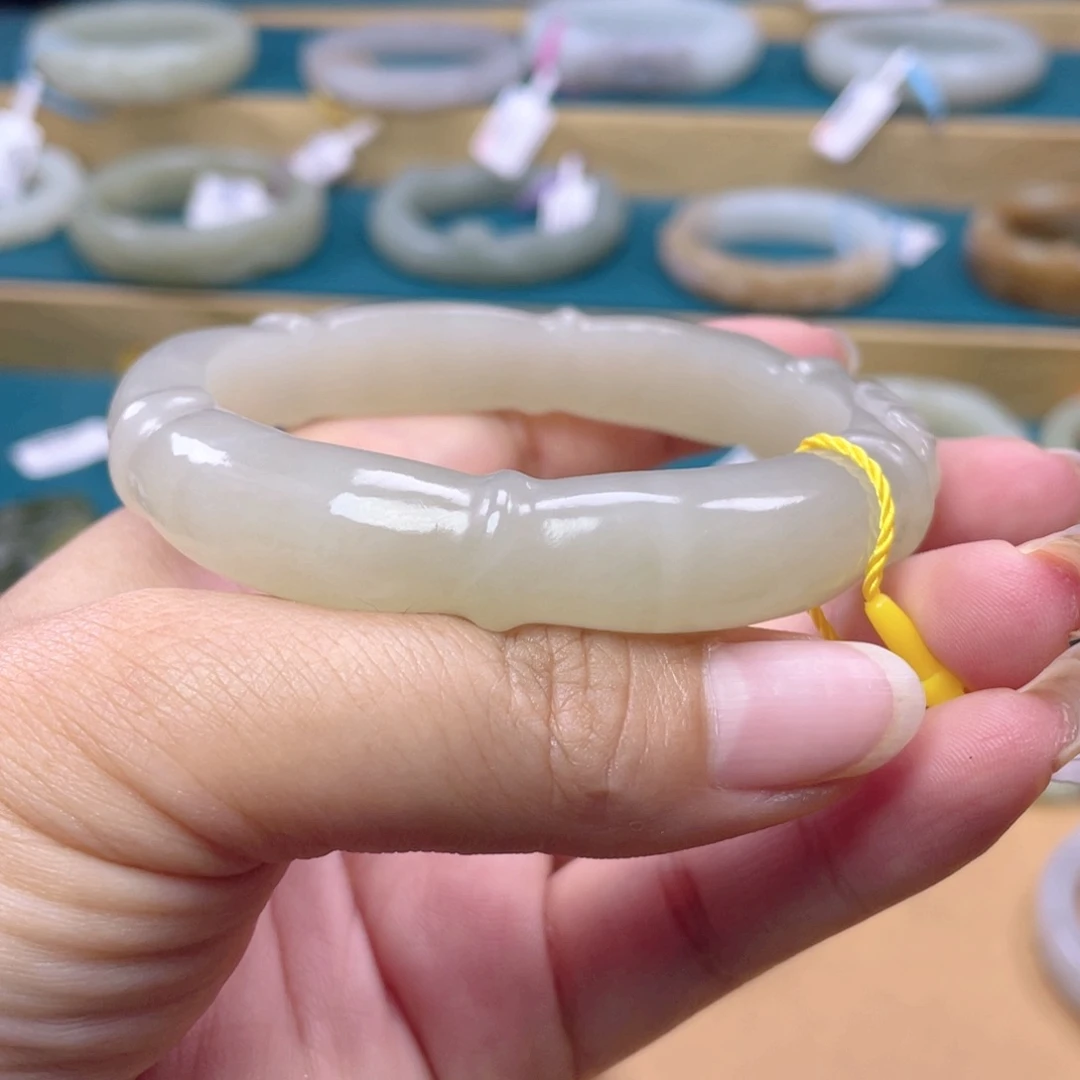 和田玉手镯未镶嵌83