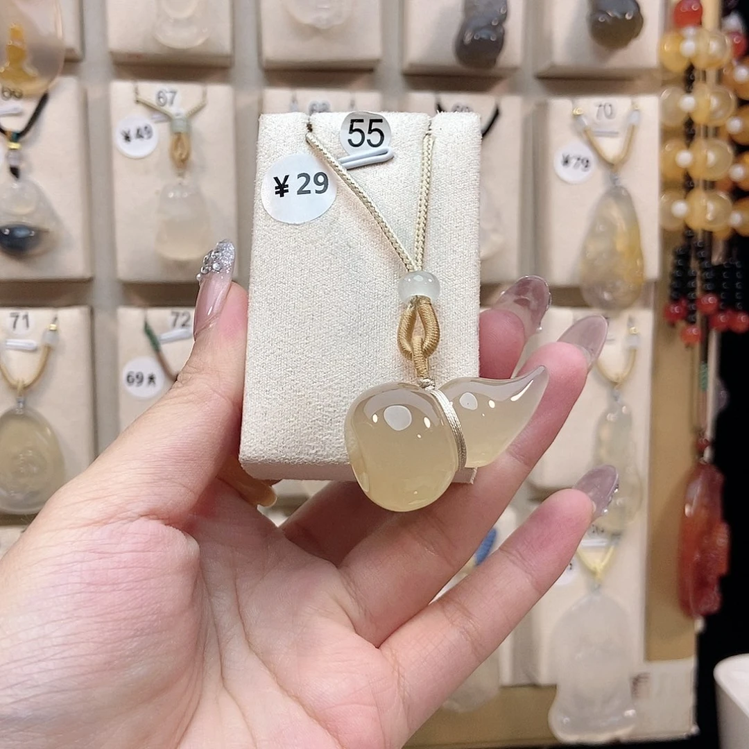 奇****玛瑙/玉髓未镶嵌颈饰