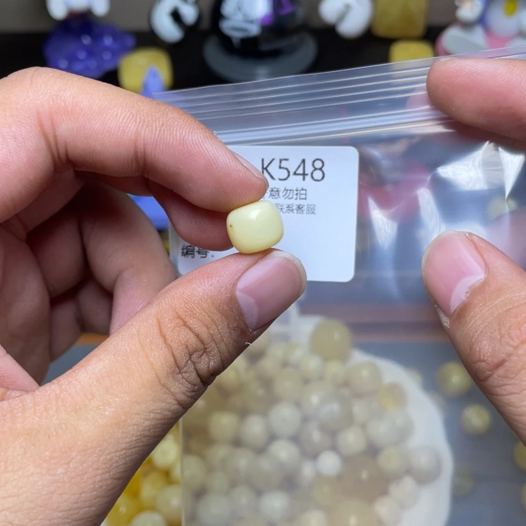 未镶嵌琥珀珠宝奇石