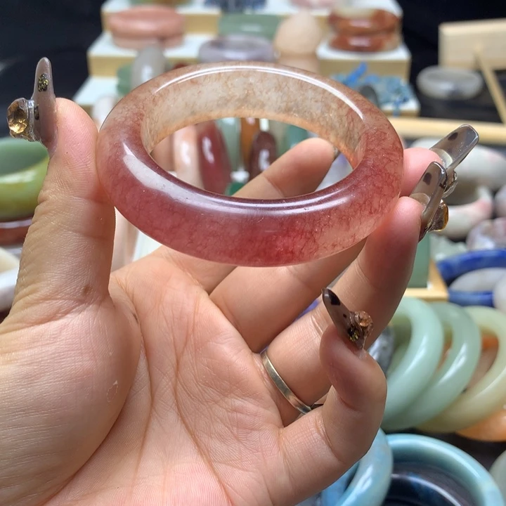 未镶嵌手镯石英质玉