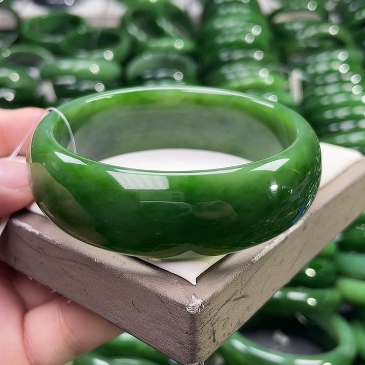 未镶嵌手镯和田玉（碧玉）