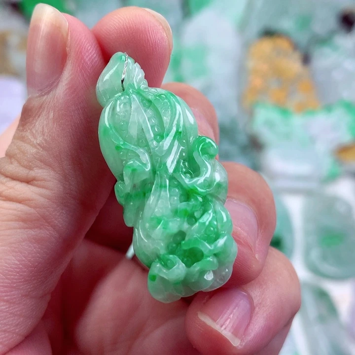 吊坠(不含链)未镶嵌翡翠