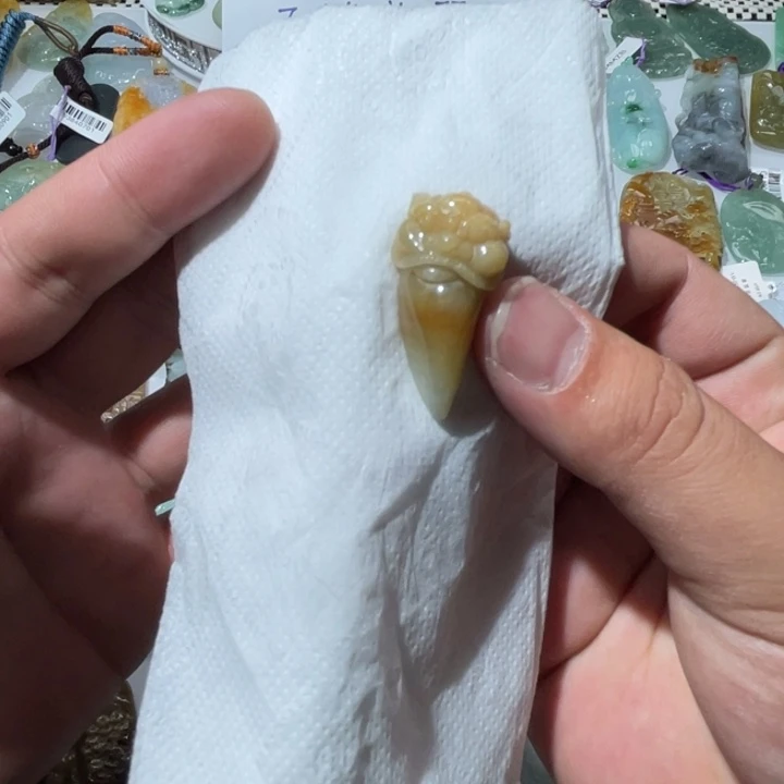 翡翠颈饰未镶嵌天然