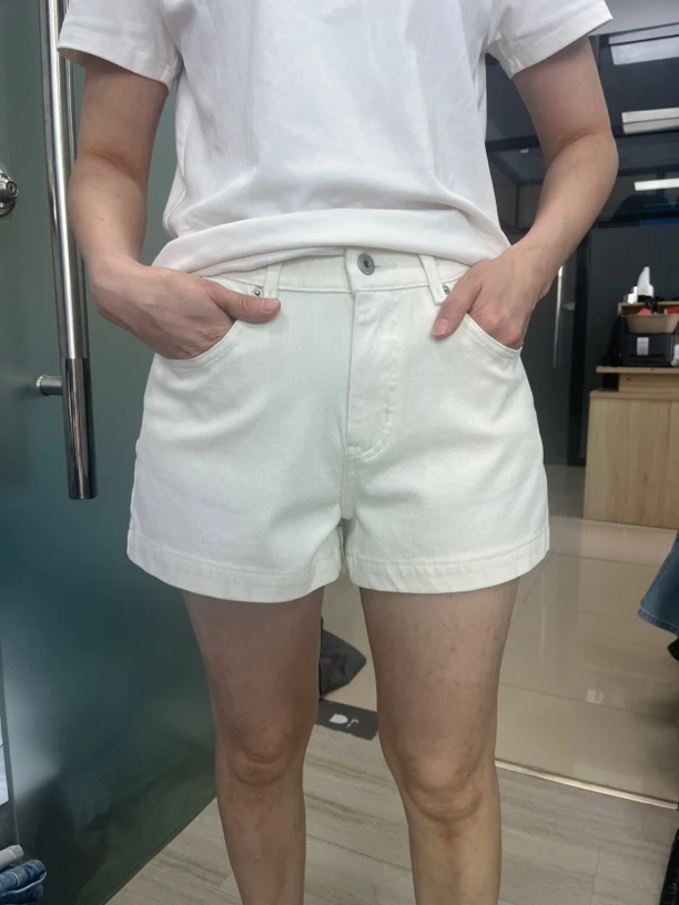 夏季四分米白色弹性A字型短裤（5608）百搭休闲轻奢通勤时尚舒适