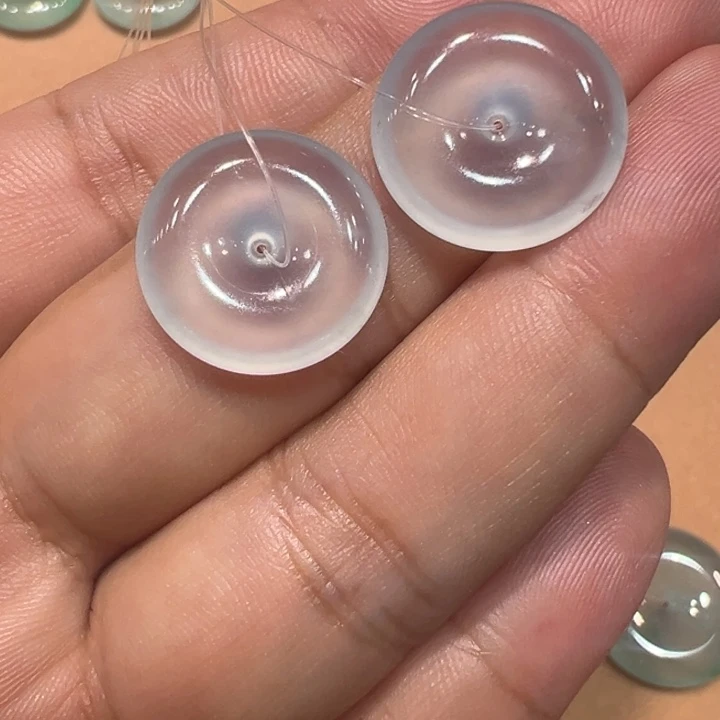 翡翠未镶嵌颈饰平安扣