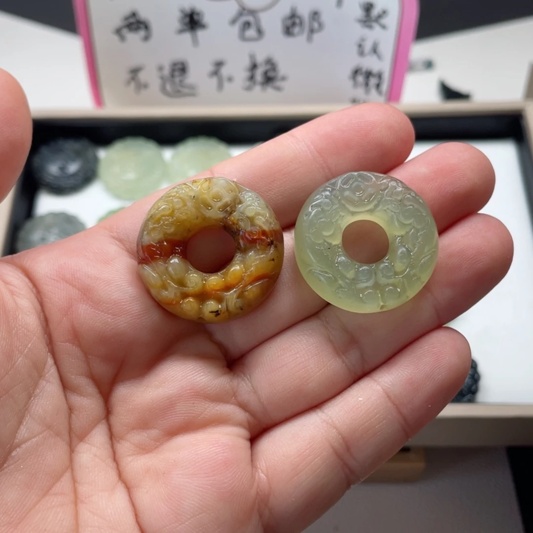 风***白未镶嵌蛇纹石玉颈饰
