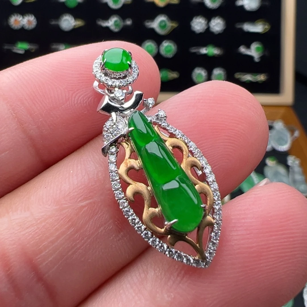 翡翠18K金镶嵌颈饰豆子14.9