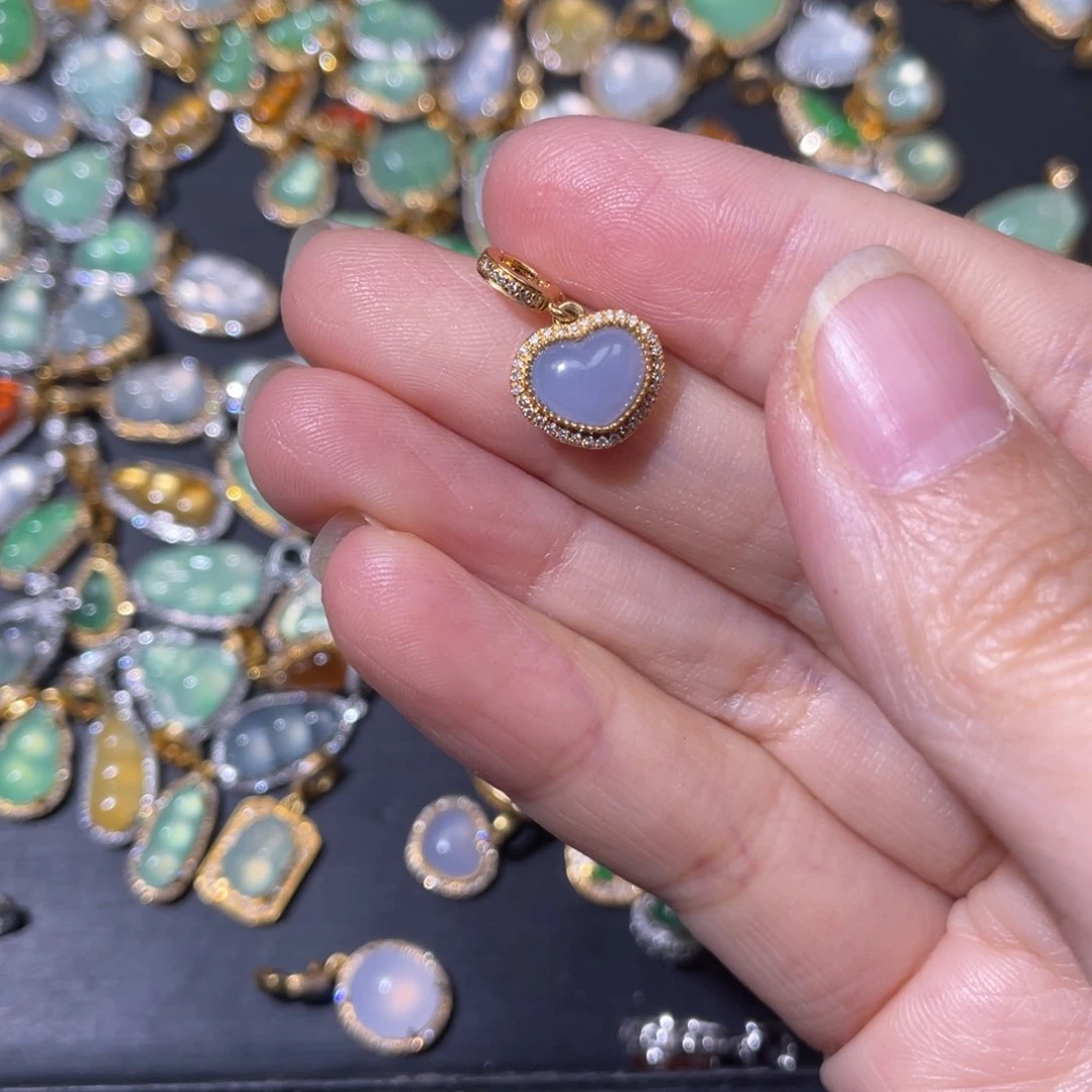 翡翠颈饰18K金镶嵌田*乔天然