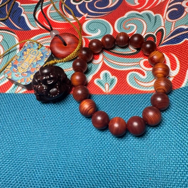 “文玩好物”【钦馨工艺】太行崖柏1.2【➕雕刻米勒+绿檀牌子+平安扣】