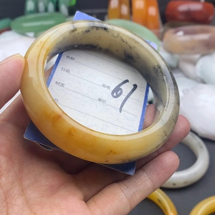 石英质玉手镯未镶嵌