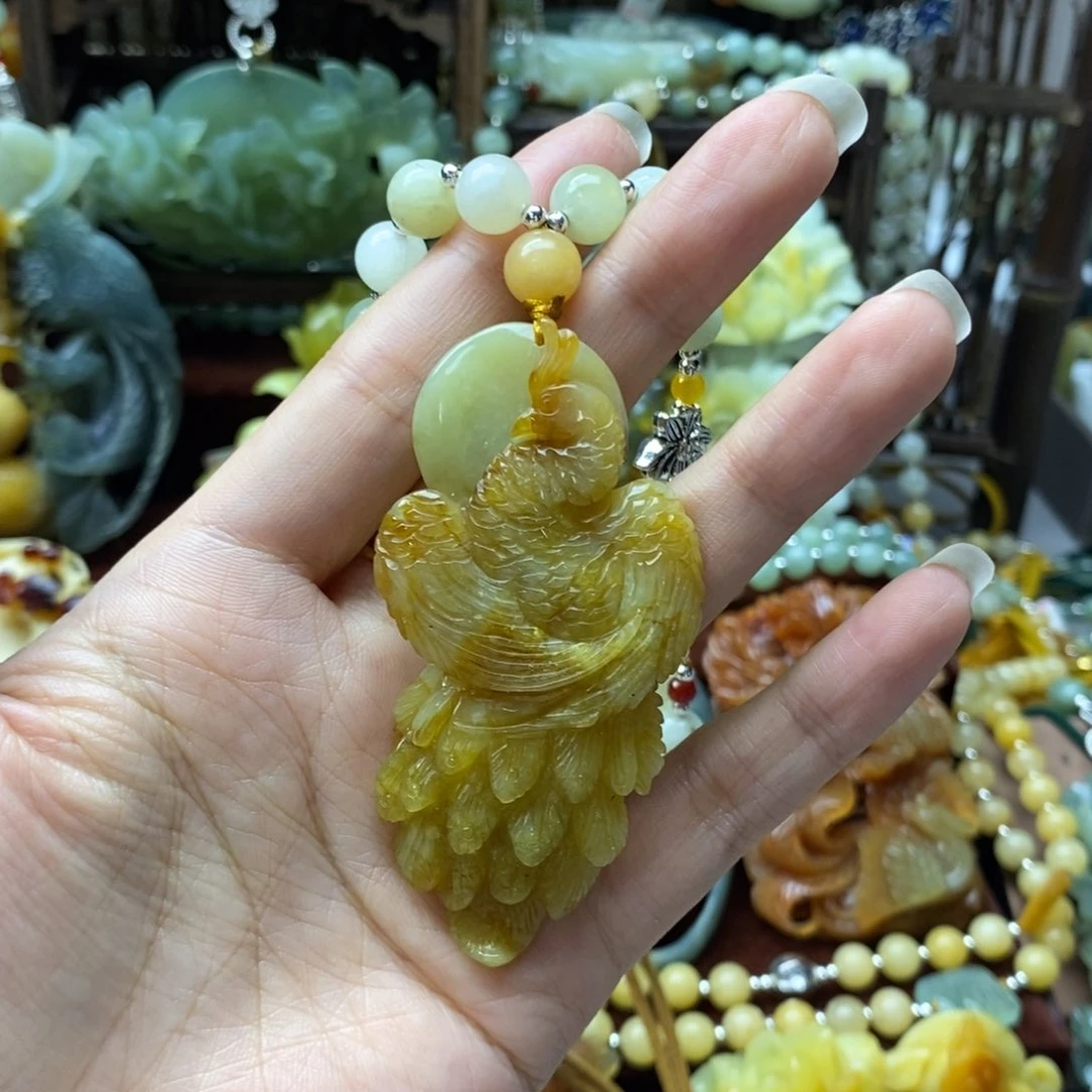 蛇纹石玉颈饰未镶嵌