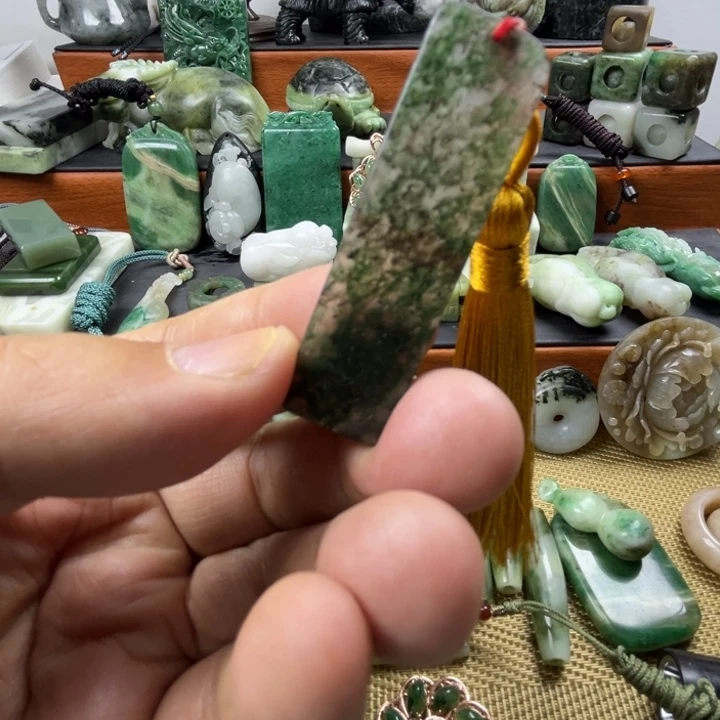 独山玉未镶嵌珠宝半成品