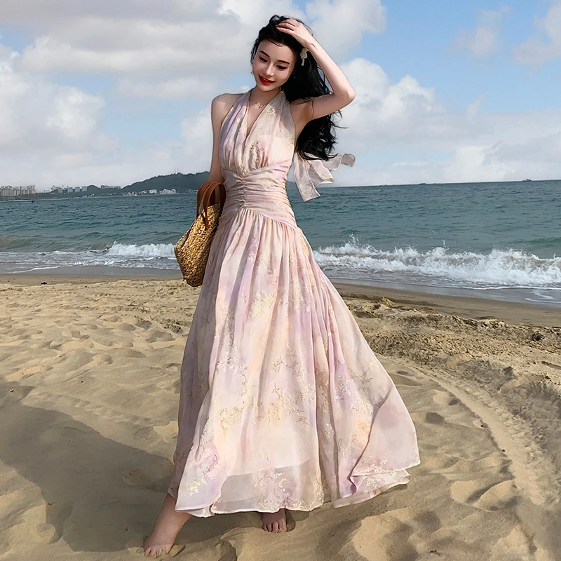 法式提花刺绣连衣裙挂脖女春度假性感碎花长裙子显瘦初恋显瘦漂亮