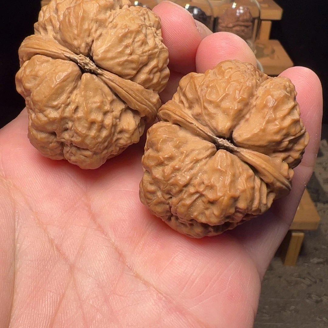 文玩核桃把件红山战斧43mm