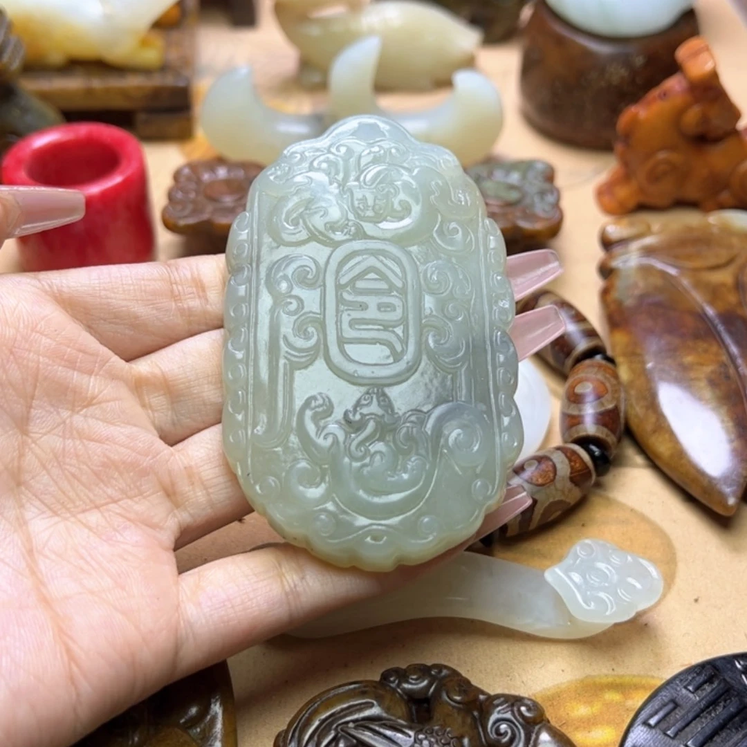【闪购商品】蛇纹石玉颈饰未镶嵌