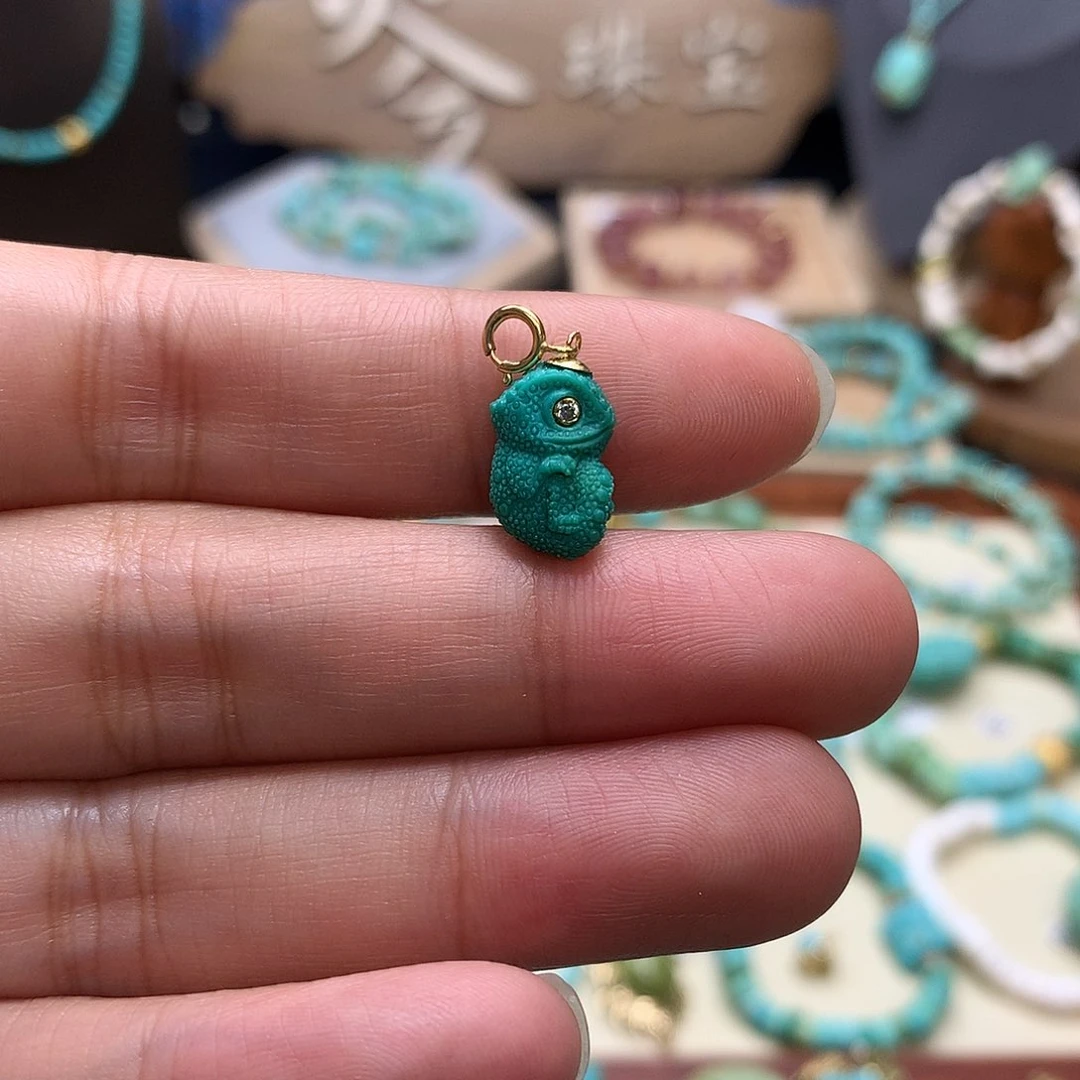 绿松石挂件18K金镶嵌