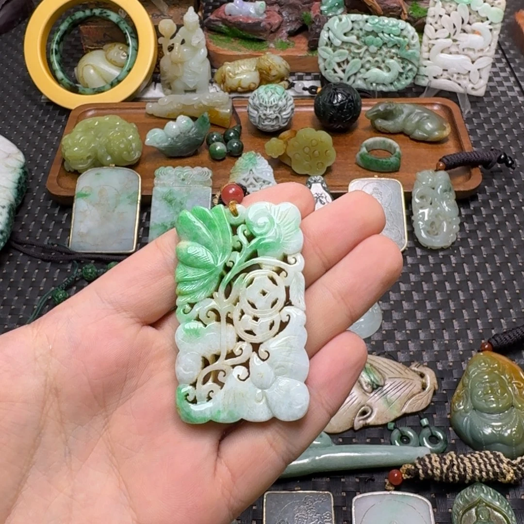 一***王翡翠未镶嵌颈饰翡翠颈饰未镶嵌