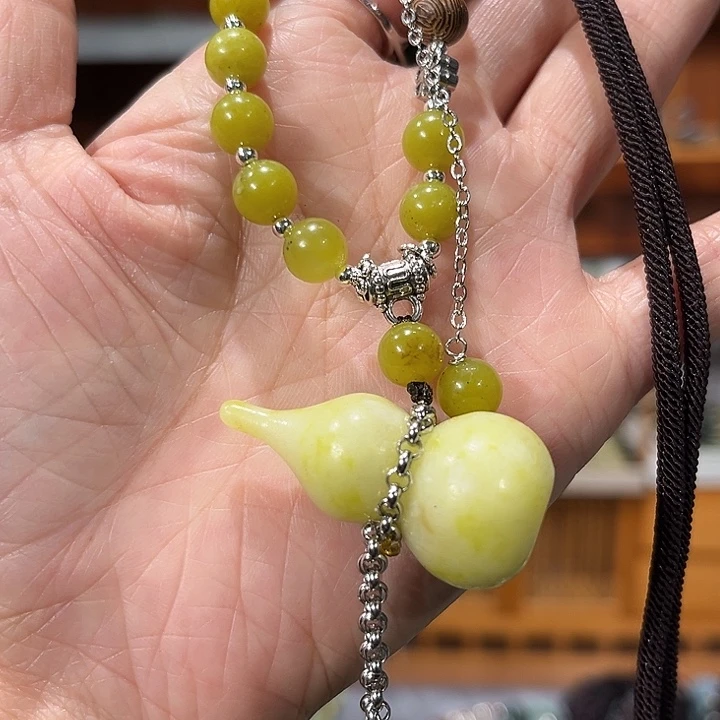 未镶嵌岫玉吊坠(赠链)